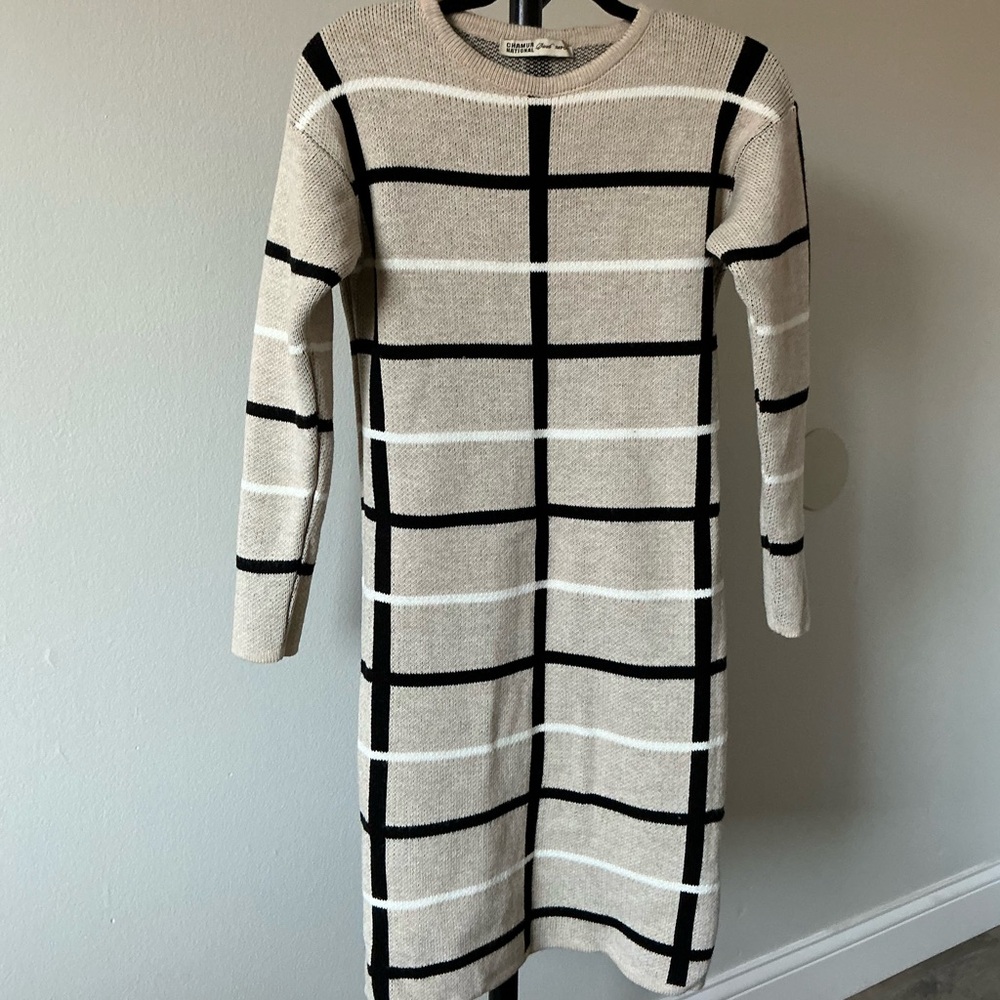 Elegant Beige and Black Checkered Long Sleeve Dress